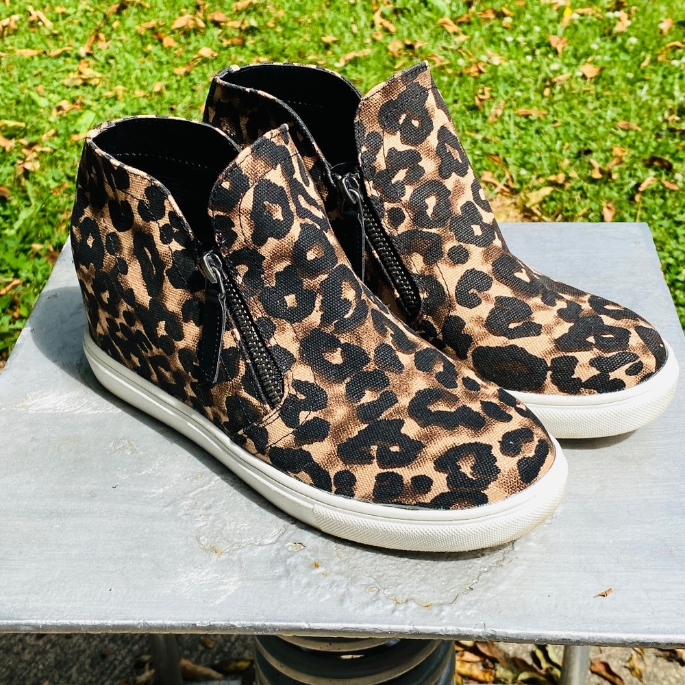 Size 7 Leopard Bootie / Shoe